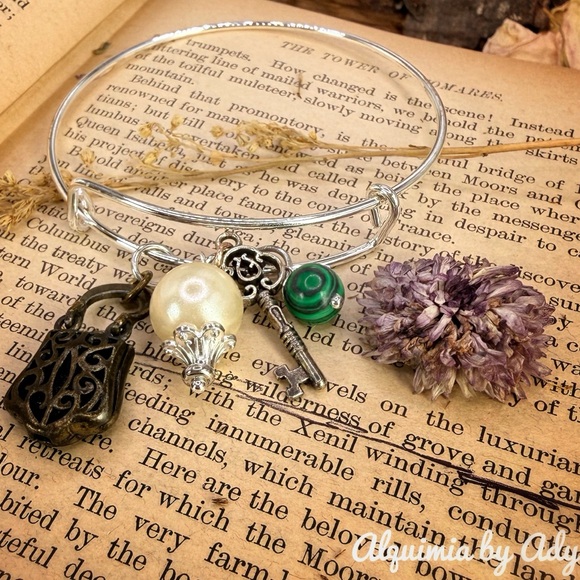 Alquimia Jewelry - BRACELET CHARM + MALACHITE , KEY, PEARL